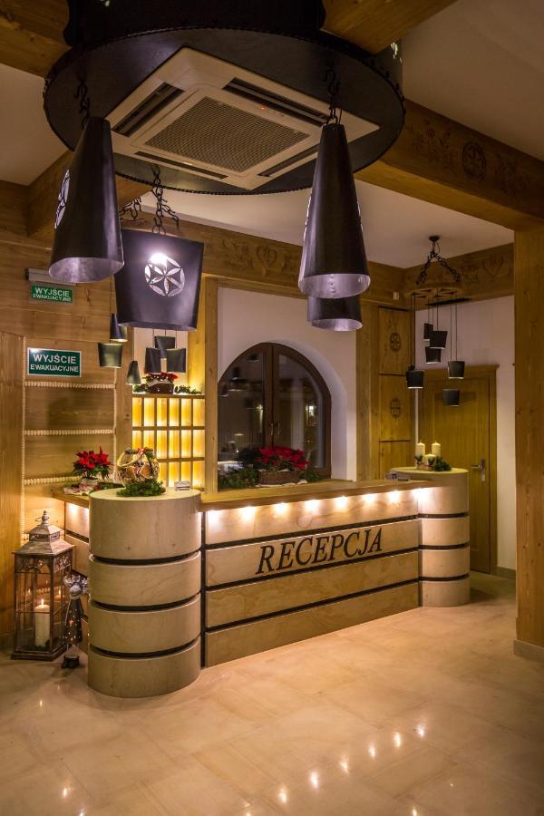 Carlina Hotel & Spa ビャウカ エクステリア 写真