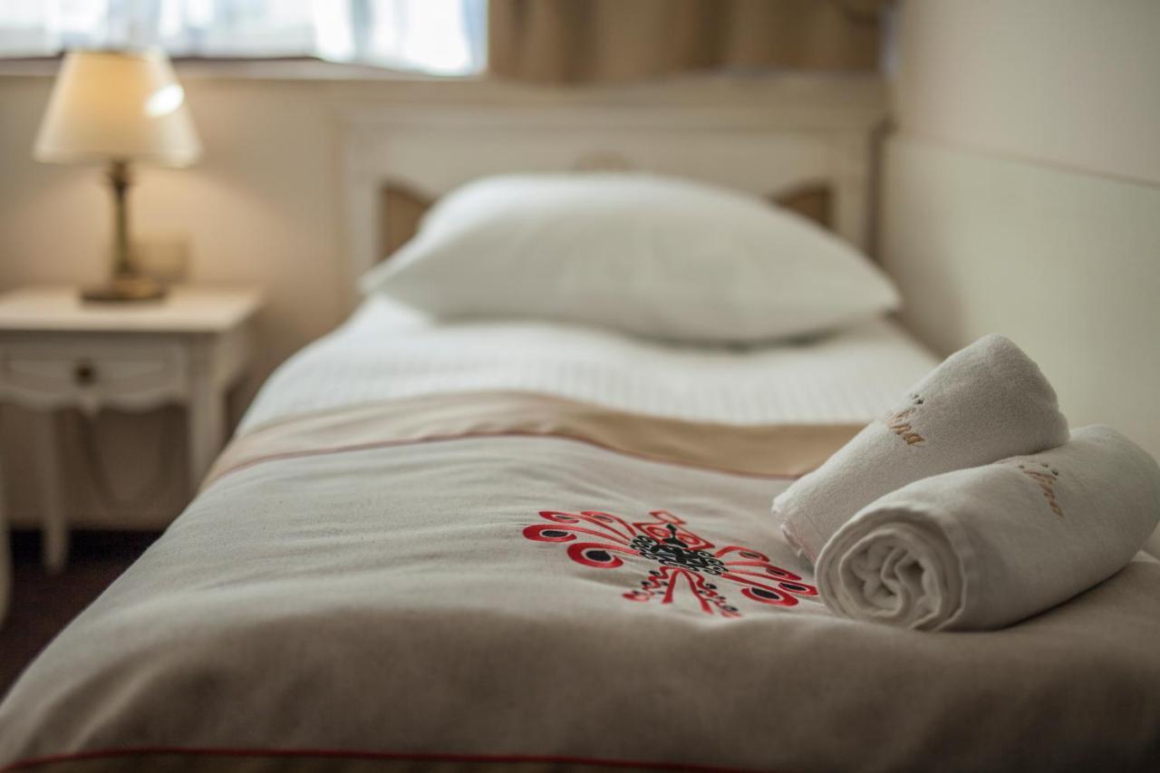 Carlina Hotel & Spa ビャウカ エクステリア 写真