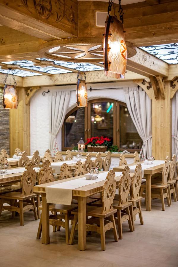Carlina Hotel & Spa ビャウカ エクステリア 写真