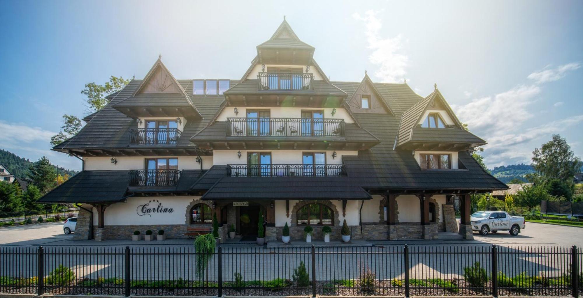 Carlina Hotel & Spa ビャウカ エクステリア 写真