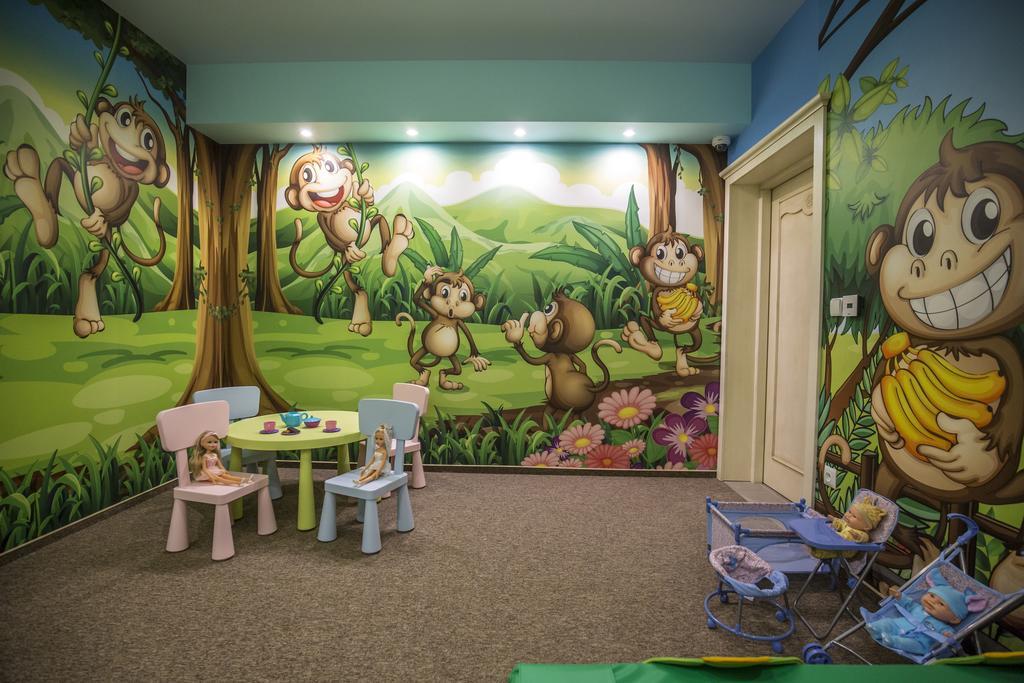 Carlina Hotel & Spa ビャウカ エクステリア 写真