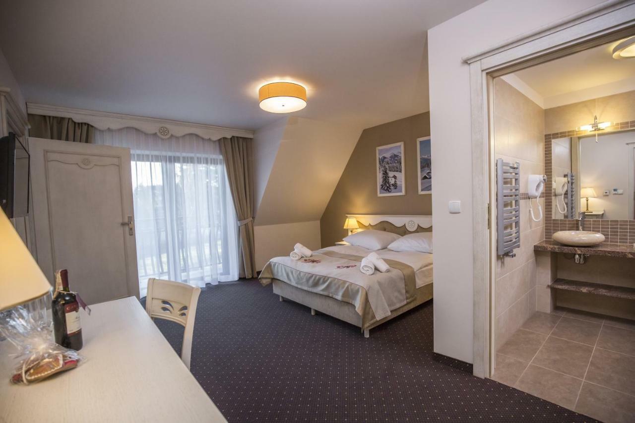 Carlina Hotel & Spa ビャウカ エクステリア 写真